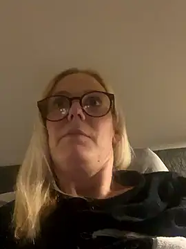 Snapshot of Amelie_BlondeXX chatting on 25, 2, 2026 Amelie BlondeXX online show from 25, 2, 2026