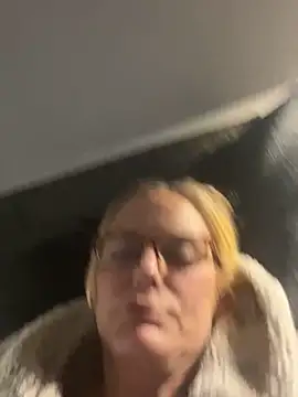 Snapshot of Amelie_BlondeXX chatting on 29, 3, 2026 Amelie BlondeXX online show from 29, 3, 2026