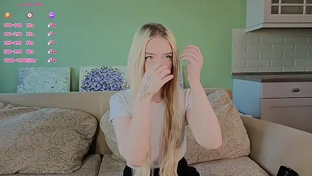 Snapshot of ChristinBland chatting on 17, 4, 2026 ChristinBland online show from 17, 4, 2026