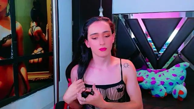 Ivony Giselle online show from 5, 4, 2026