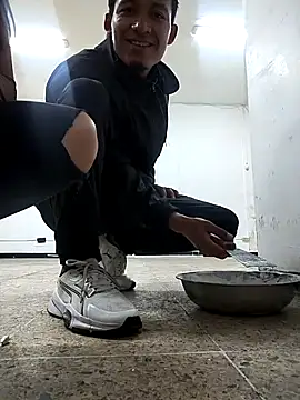 Snapshot of MaskedLatinaX chatting on 9, 4, 2026 MaskedLatinaX online show from 9, 4, 2026