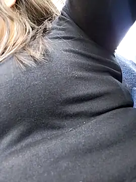 Snapshot of MaskedLatinaX chatting on 12, 4, 2026 MaskedLatinaX online show from 12, 4, 2026