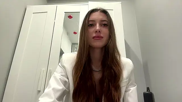 Snapshot of selena_favn chatting on 19, 3, 2026 selena favn online show from 19, 3, 2026