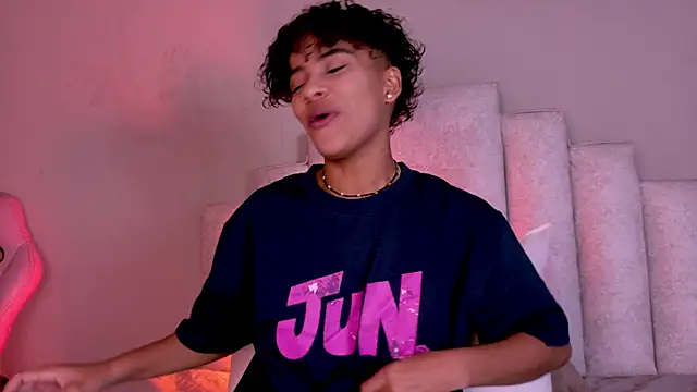 Snapshot of BeckaBlue chatting on 18, 4, 2026 BeckaBlue online show from 18, 4, 2026