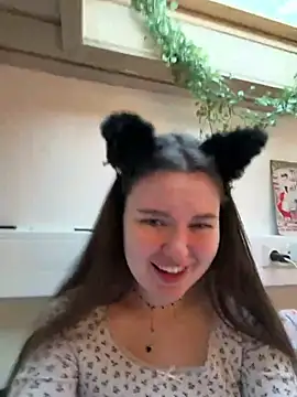 Snapshot of meowmiu chatting on 3, 3, 2026 meowmiu online show from 3, 3, 2026