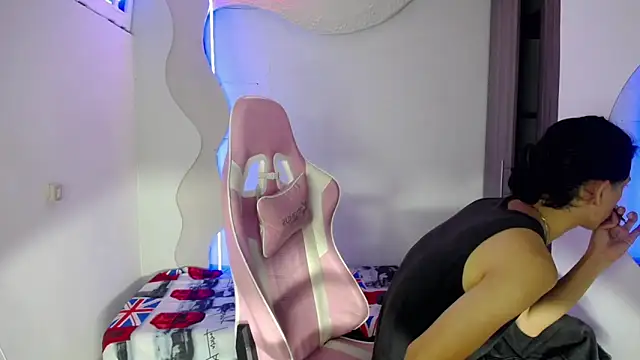 Larry craft online show from 11, 4, 2026