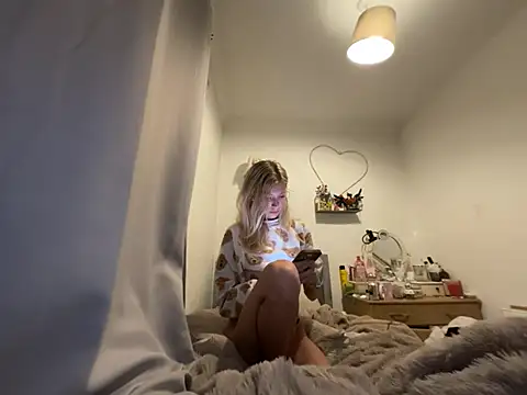 Snapshot of maisco19 chatting on 1, 3, 2026 maisco19 online show from 1, 3, 2026