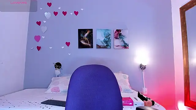 KimTaylorW online show from 27, 3, 2026