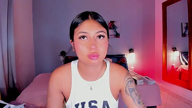 KimTaylorW online show from 17, 7, 2026