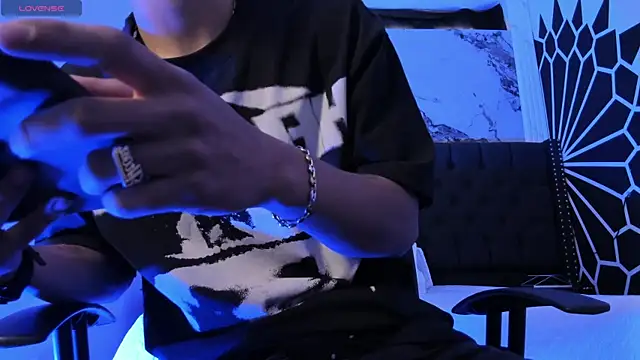 Snapshot of DylanRoyce_ chatting on 28, 2, 2026 DylanRoyce online show from 28, 2, 2026