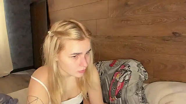 Snapshot of AmmyLuu chatting on 10, 4, 2026 AmmyLuu online show from 10, 4, 2026