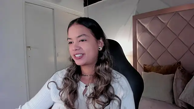 dulce lyraa1 online show from 16, 4, 2026