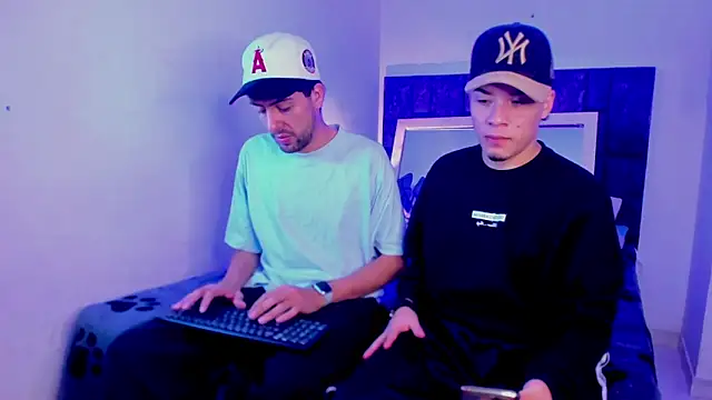 Snapshot of alex_and_christhoper chatting on 28, 3, 2026 alex and christhoper online show from 28, 3, 2026