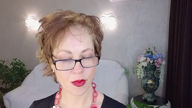 LioraWeiss online show from 6, 3, 2026