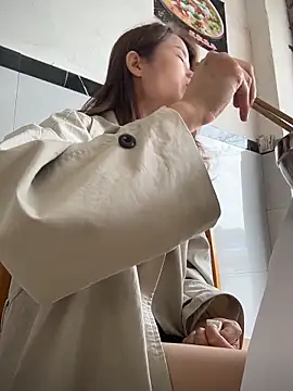 Mia-lp online show from 15, 4, 2026