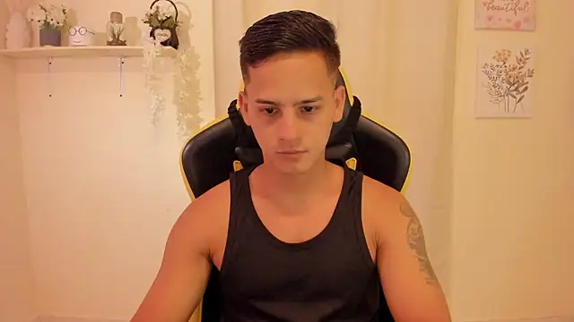 Snapshot of sexy_andres01 chatting on 1, 3, 2026 sexy andres01 online show from 1, 3, 2026