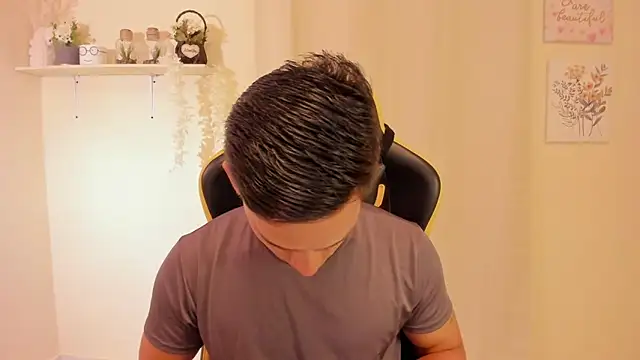 Snapshot of sexy_andres01 chatting on 13, 3, 2026 sexy andres01 online show from 13, 3, 2026