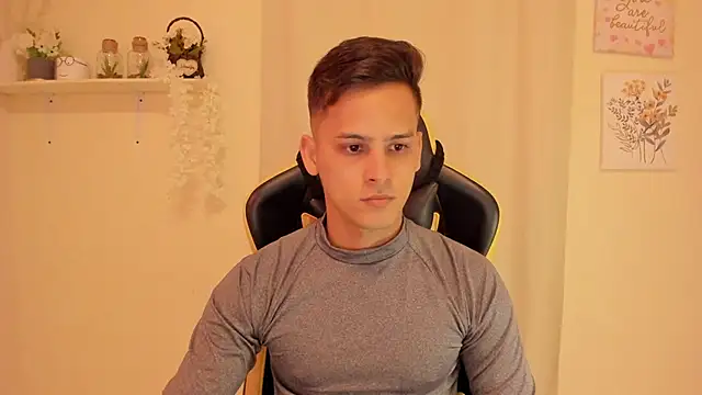 Snapshot of sexy_andres01 chatting on 16, 4, 2026 sexy andres01 online show from 16, 4, 2026