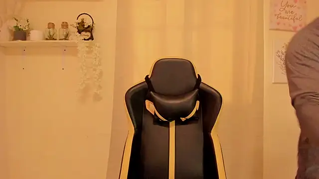 Snapshot of sexy_andres01 chatting on 17, 4, 2026 sexy andres01 online show from 17, 4, 2026