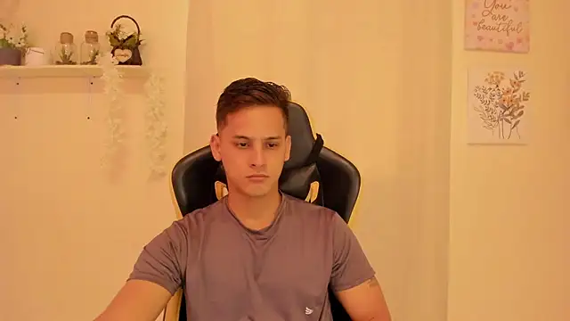 Snapshot of sexy_andres01 chatting on 30, 4, 2026 sexy andres01 online show from 30, 4, 2026