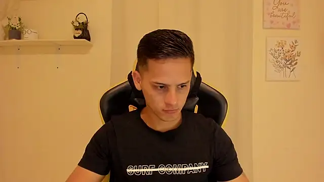 Snapshot of sexy_andres01 chatting on 24, 5, 2026 sexy andres01 online show from 24, 5, 2026