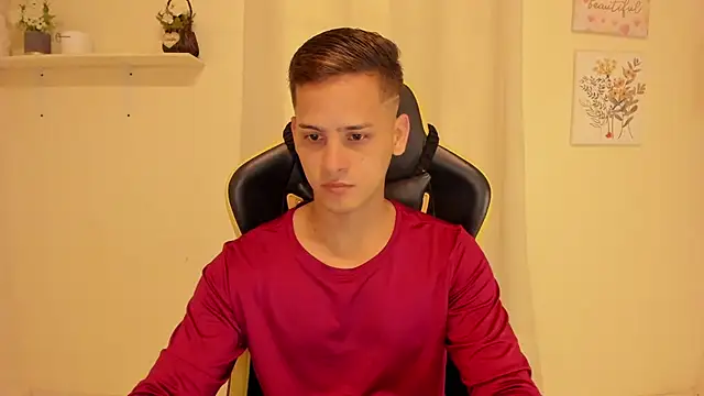 Snapshot of sexy_andres01 chatting on 24, 6, 2026 sexy andres01 online show from 24, 6, 2026