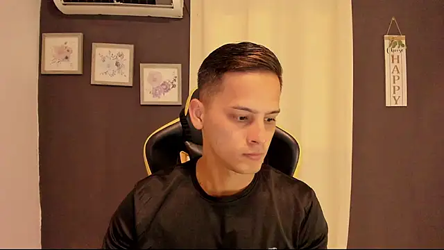 Snapshot of sexy_andres01 chatting on 31, 7, 2026 sexy andres01 online show from 31, 7, 2026
