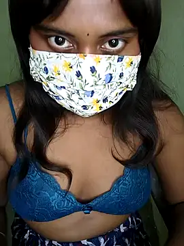 Snapshot of MISS_MADHURIBABY chatting on 13, 4, 2026 MISS MADHURIBABY online show from 13, 4, 2026