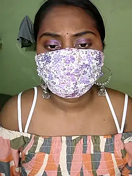 Snapshot of MISS_MADHURIBABY chatting on 18, 4, 2026 MISS MADHURIBABY online show from 18, 4, 2026