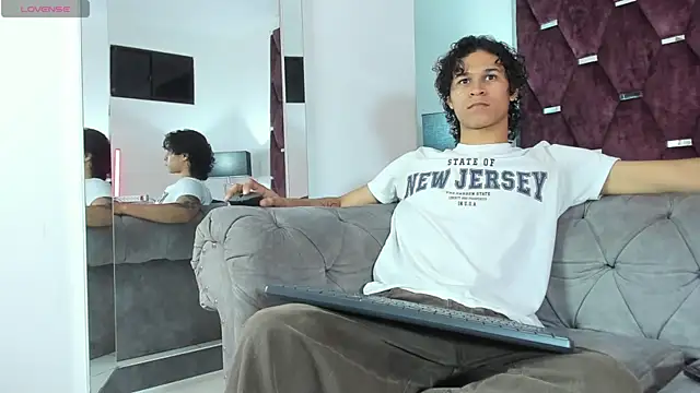 Snapshot of TonyBenedetti chatting on 15, 3, 2026 TonyBenedetti online show from 15, 3, 2026