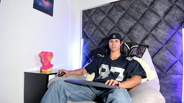 Snapshot of TonyBenedetti chatting on 20, 3, 2026 TonyBenedetti online show from 20, 3, 2026