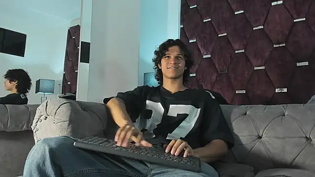 Snapshot of TonyBenedetti chatting on 1, 4, 2026 TonyBenedetti online show from 1, 4, 2026