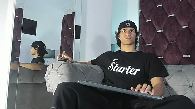 Snapshot of TonyBenedetti chatting on 5, 4, 2026 TonyBenedetti online show from 5, 4, 2026