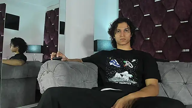 Snapshot of TonyBenedetti chatting on 8, 4, 2026 TonyBenedetti online show from 8, 4, 2026