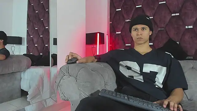 Snapshot of TonyBenedetti chatting on 24, 7, 2026 TonyBenedetti online show from 24, 7, 2026