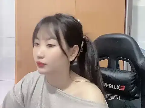 Snapshot of Sunny2868 chatting on 13, 3, 2026 Sunny2868 online show from 13, 3, 2026