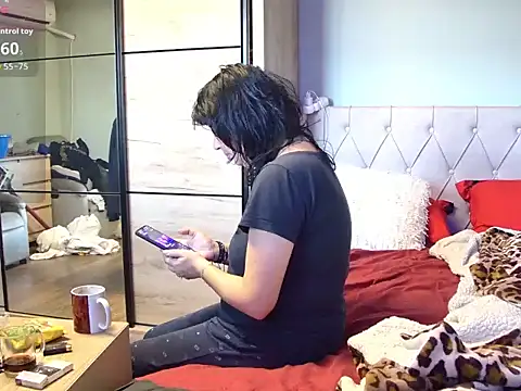 tess1980 online show from 25, 2, 2026