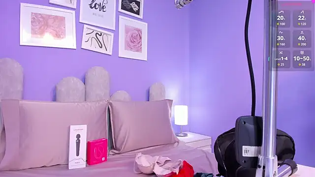 dahiana boobs online show from 18, 6, 2026