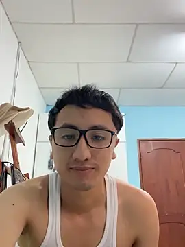 Snapshot of Gonzalogz chatting on 7, 4, 2026 Gonzalogz online show from 7, 4, 2026