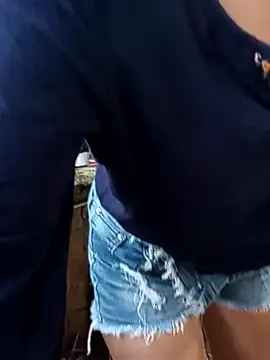 yuliitza4 online show from 17, 4, 2026