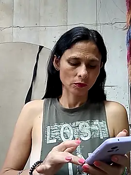 Snapshot of yuliitza4 chatting on 7, 5, 2026 yuliitza4 online show from 7, 5, 2026