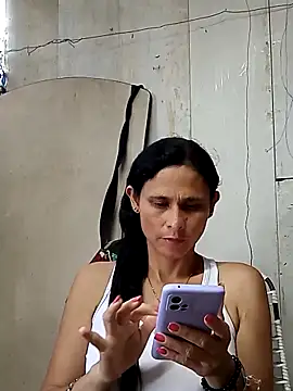 Snapshot of yuliitza4 chatting on 10, 5, 2026 yuliitza4 online show from 10, 5, 2026