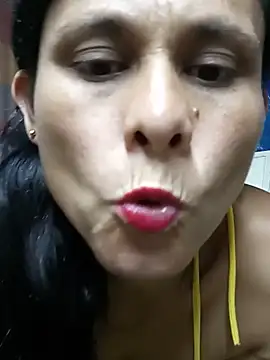 Snapshot of yuliitza4 chatting on 15, 5, 2026 yuliitza4 online show from 15, 5, 2026