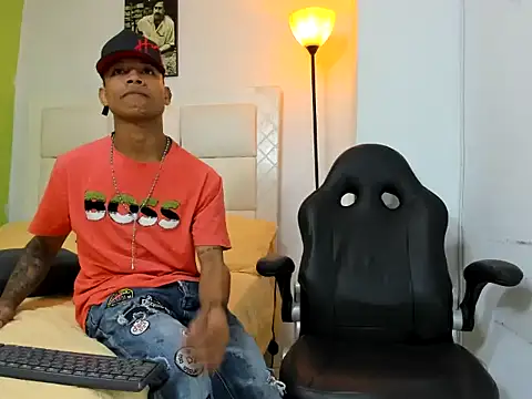 Snapshot of emanuel_23cm chatting on 1, 3, 2026 emanuel 23cm online show from 1, 3, 2026