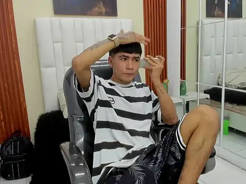 Snapshot of Thiago_collinss chatting on 5, 3, 2026 Thiago collinss online show from 5, 3, 2026