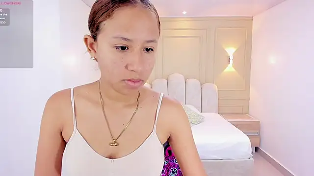 Snapshot of LESLYSIMPSON chatting on 5, 5, 2026 LESLYSIMPSON online show from 5, 5, 2026