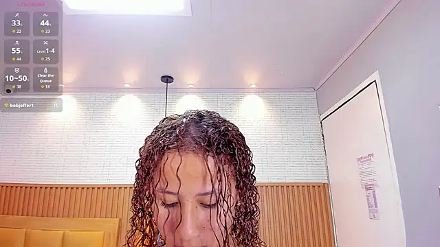 Snapshot of LESLYSIMPSON chatting on 23, 5, 2026 LESLYSIMPSON online show from 23, 5, 2026