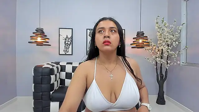 Lunaa Abril online show from 2, 3, 2026