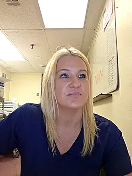 Snapshot of LadyB07 chatting on 23, 4, 2026 LadyB07 online show from 23, 4, 2026