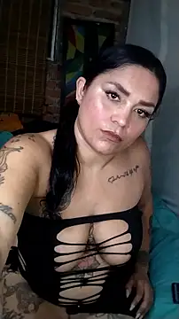 Snapshot of Cristal_queen_ chatting on 2, 4, 2026 Cristal queen online show from 2, 4, 2026